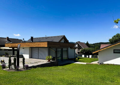 Obklad atiky rodinného domu deskami Kronoart